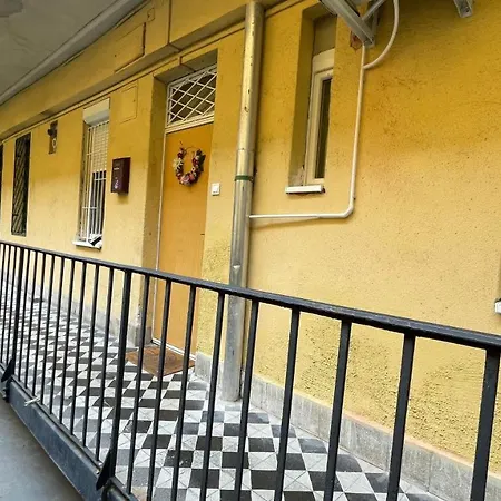 Buda Garden Apartment *